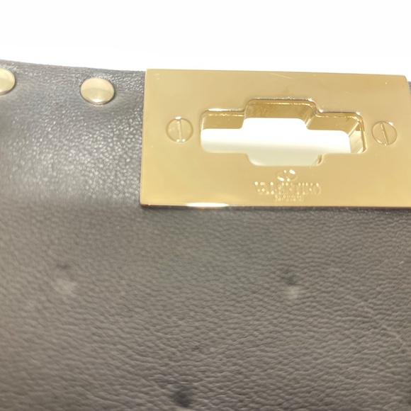 Valentino Garavani Rockstud Spike Wallet on Chain – Metallic Gold ✨ - Picture 6 of 9